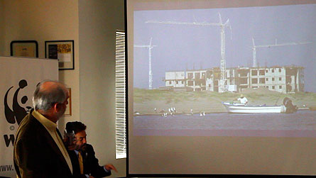 El Dr. Exequiel Ezcurra ejemplificó los descalabros ambientales ocasionados por proyectos de desarrollo turístico mal planificados.